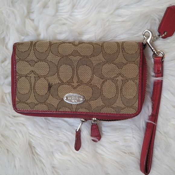 Coach Brown Signature Wristlet. - Picture 2 of 9